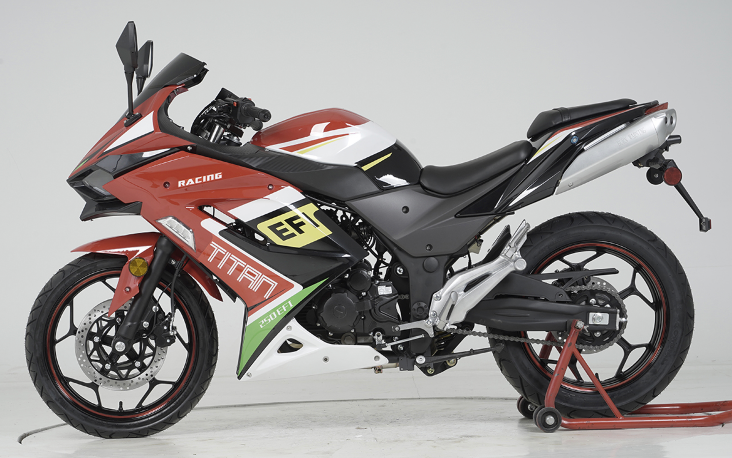 TITAN 250 EFI - Manual 6 Speed